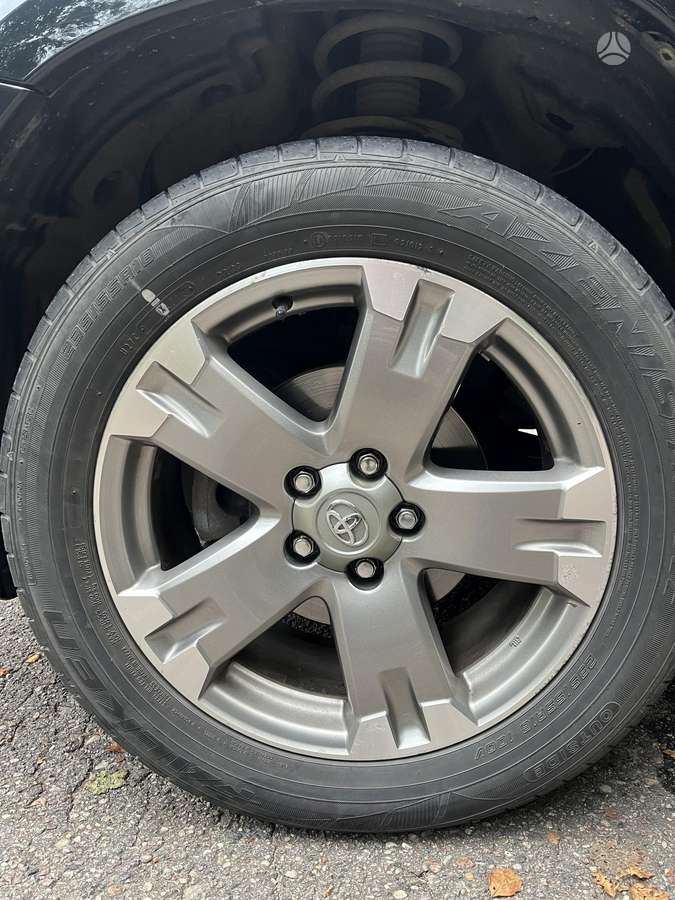 Toyota RAV4 2010 — photo 16