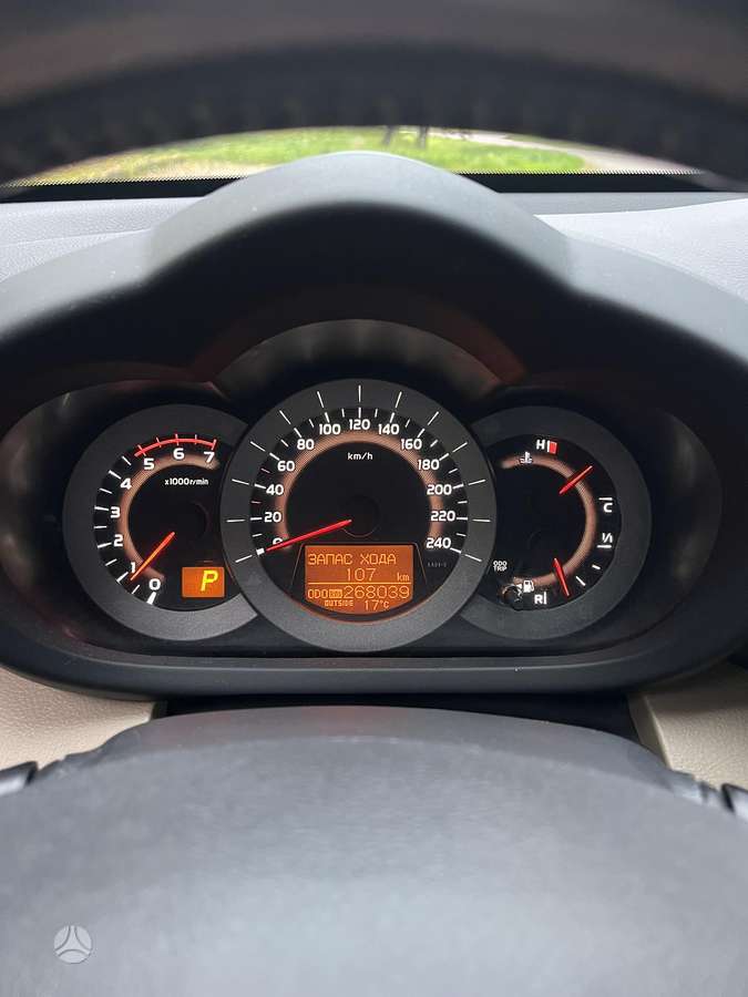Toyota RAV4 2010 — photo 22