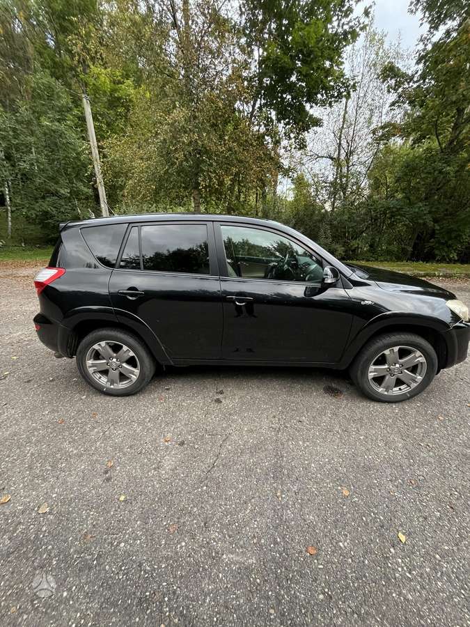 Toyota RAV4 2010 — photo 5
