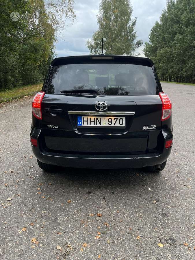 Toyota RAV4 2010 — photo 7