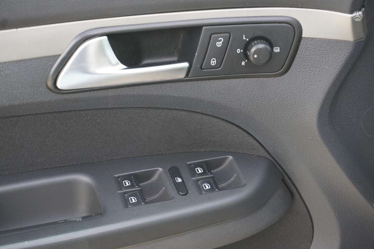 Volkswagen Touran 2007 — photo 18