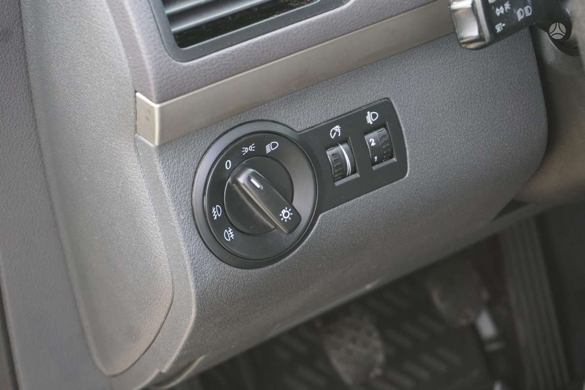 Volkswagen Touran 2007 — photo 19