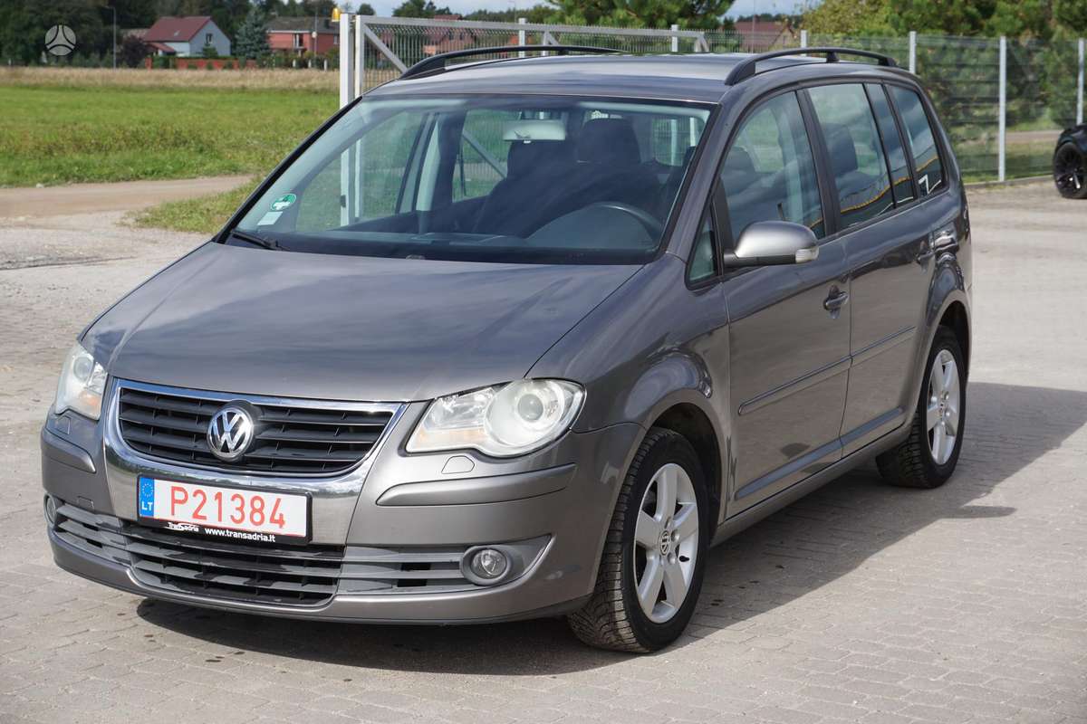 Volkswagen Touran 2007 — rear view