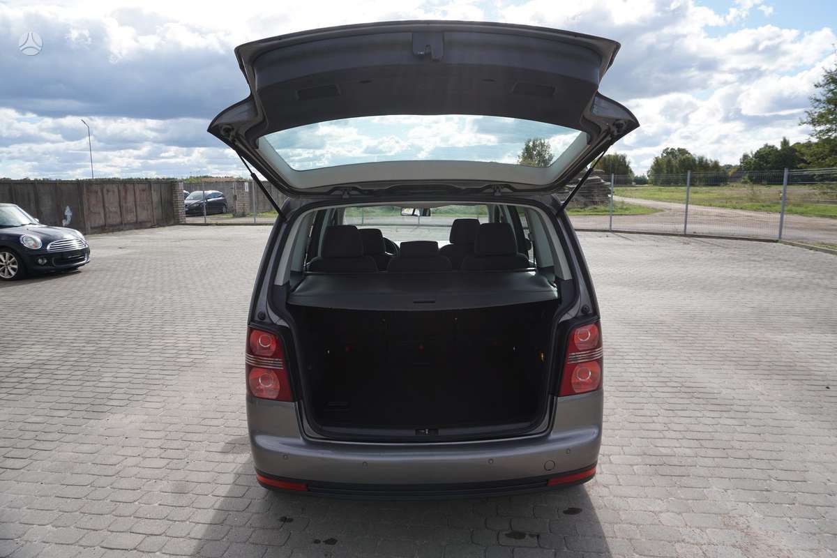 Volkswagen Touran 2007 — photo 21