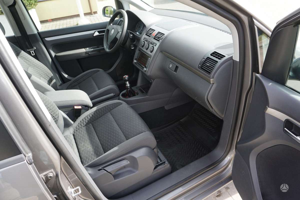 Volkswagen Touran 2007 — photo 9