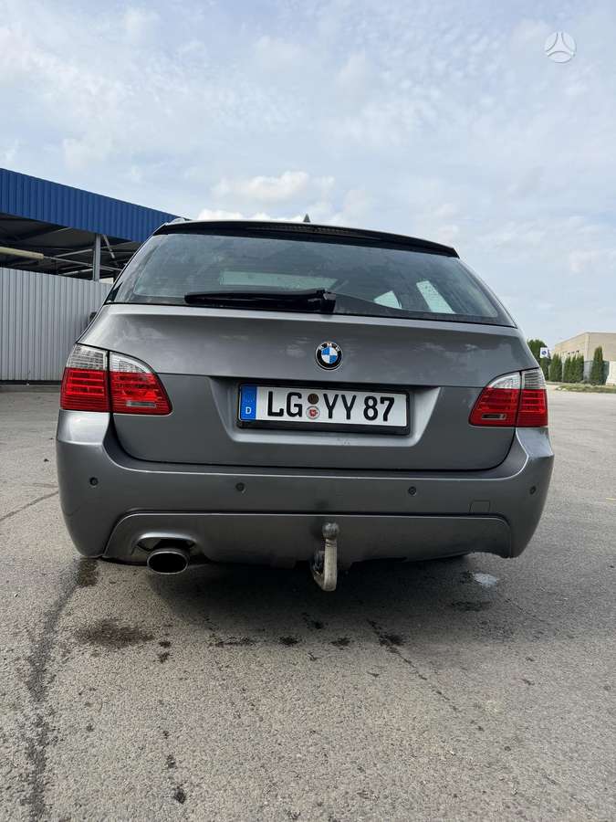 BMW 520 2007 — rear view