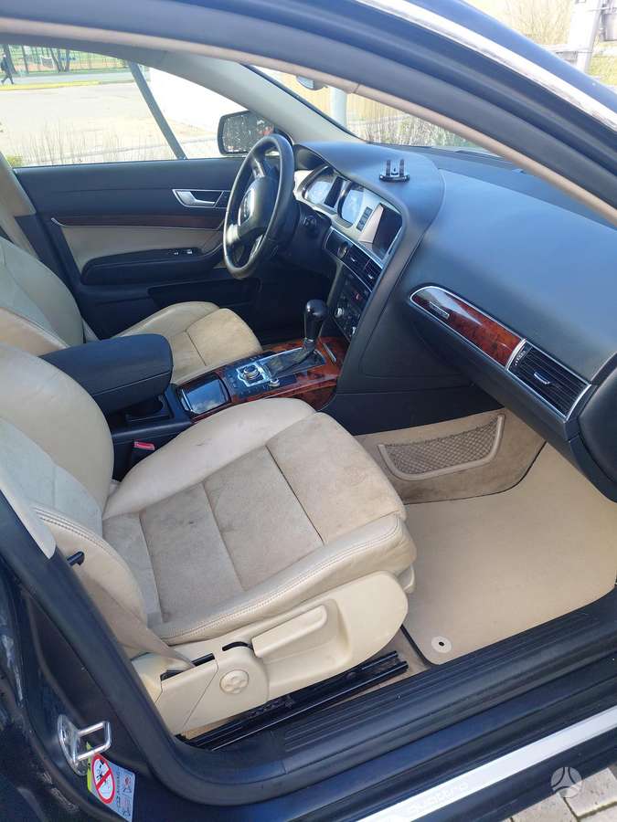 Audi A6 2006 — салон