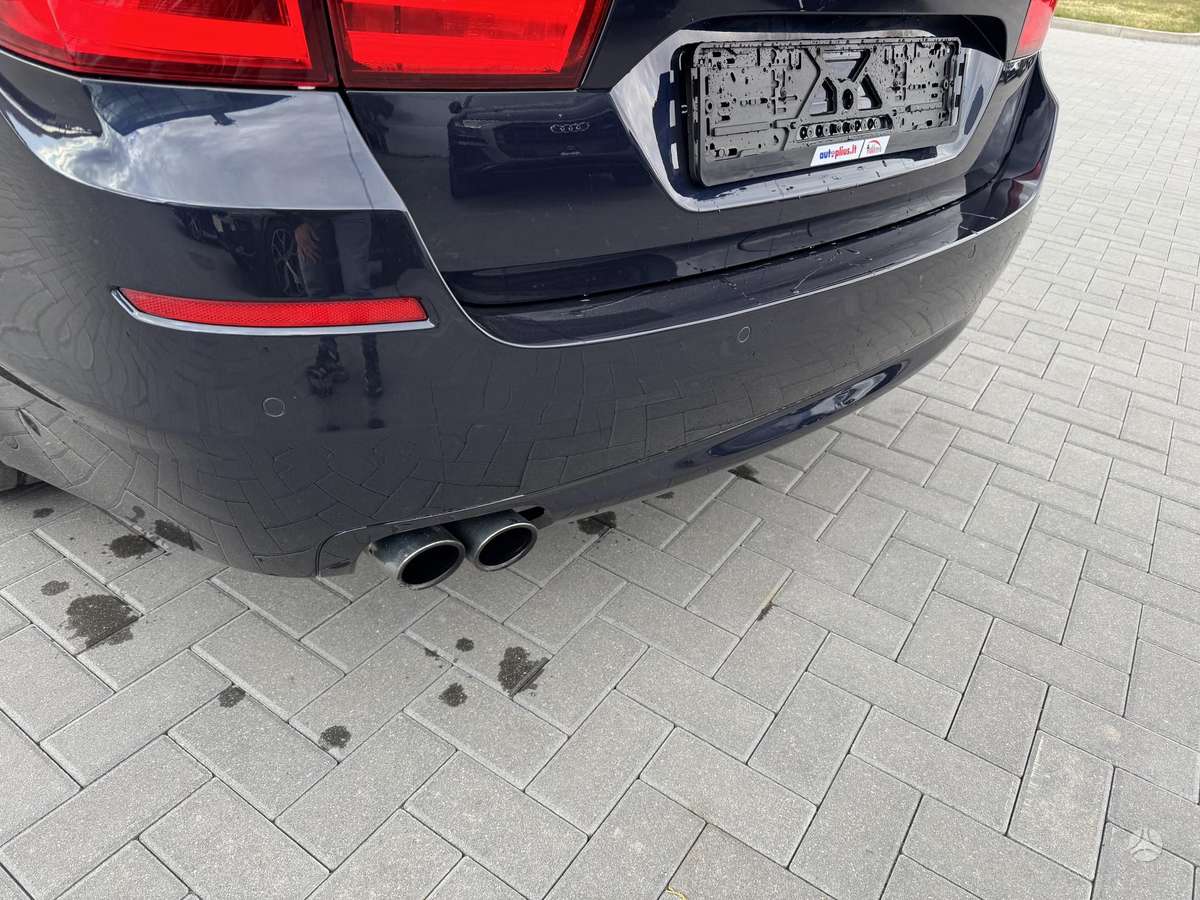 BMW 530 2011 — photo 12