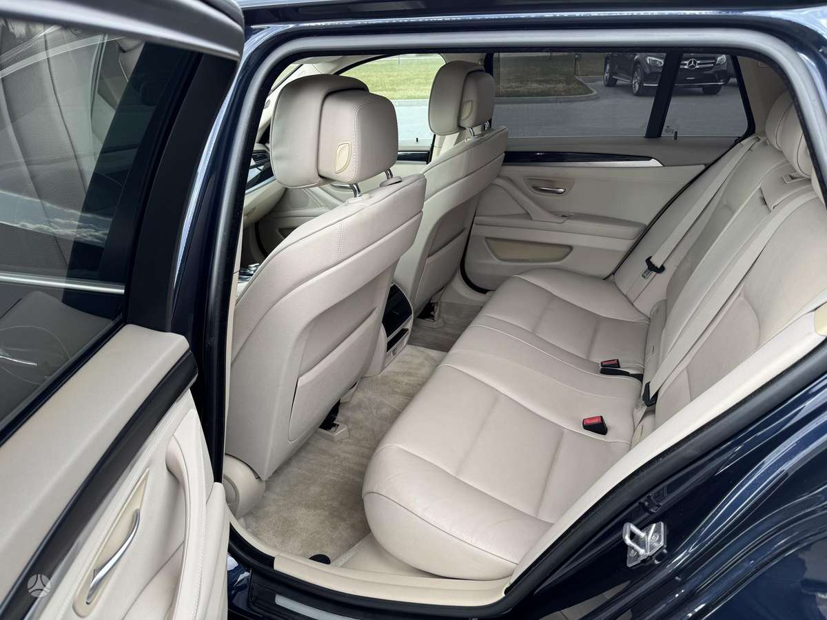 BMW 530 2011 — photo 18