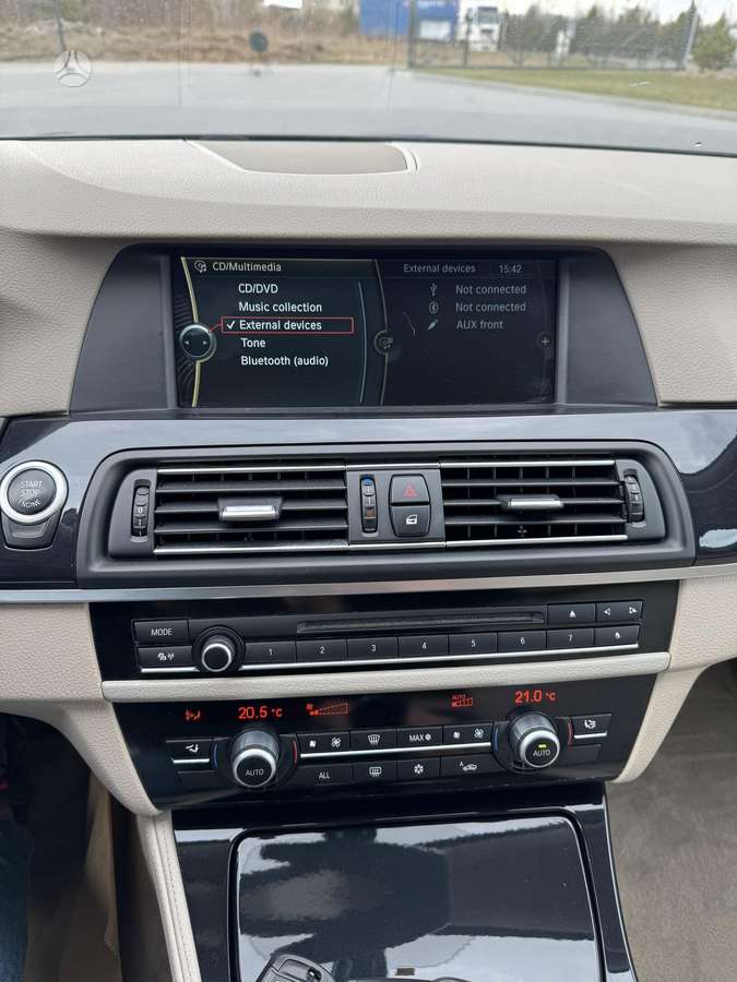 BMW 530 2011 — photo 28