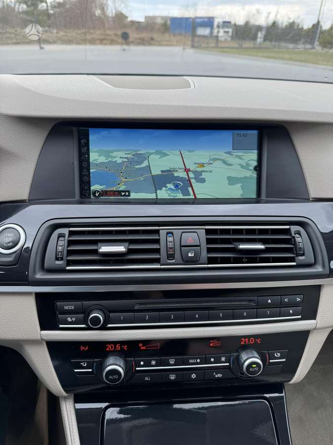 BMW 530 2011 — photo 32