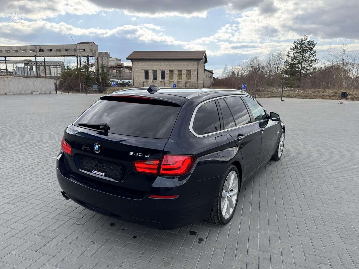 BMW 530 2011 — photo 6