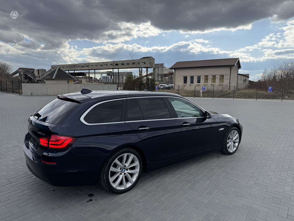 BMW 530 2011 — photo 7