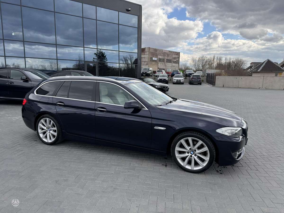 BMW 530 2011 — photo 8