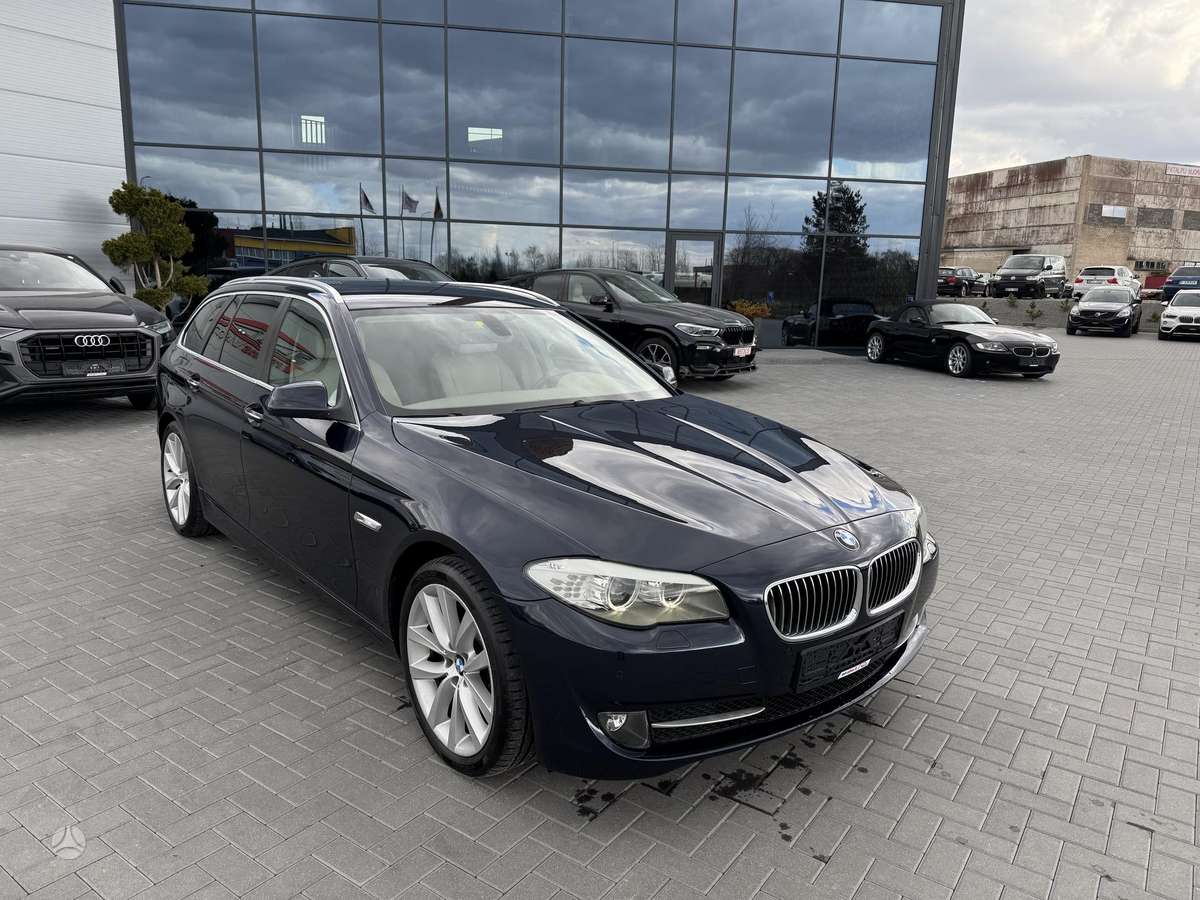 BMW 530 2011 — photo 9
