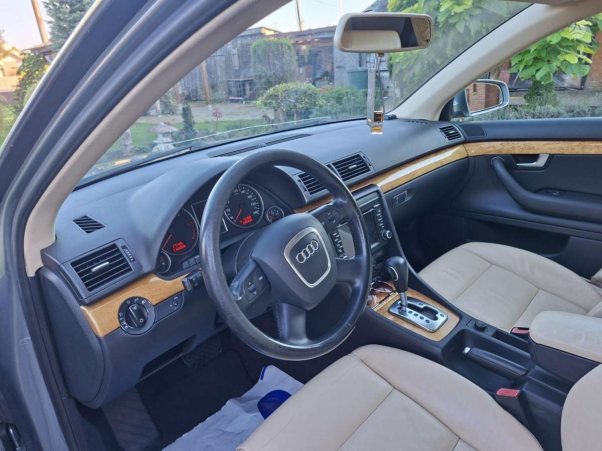 Audi A4 2006 — photo 12