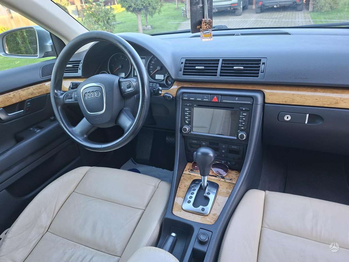 Audi A4 2006 — photo 17