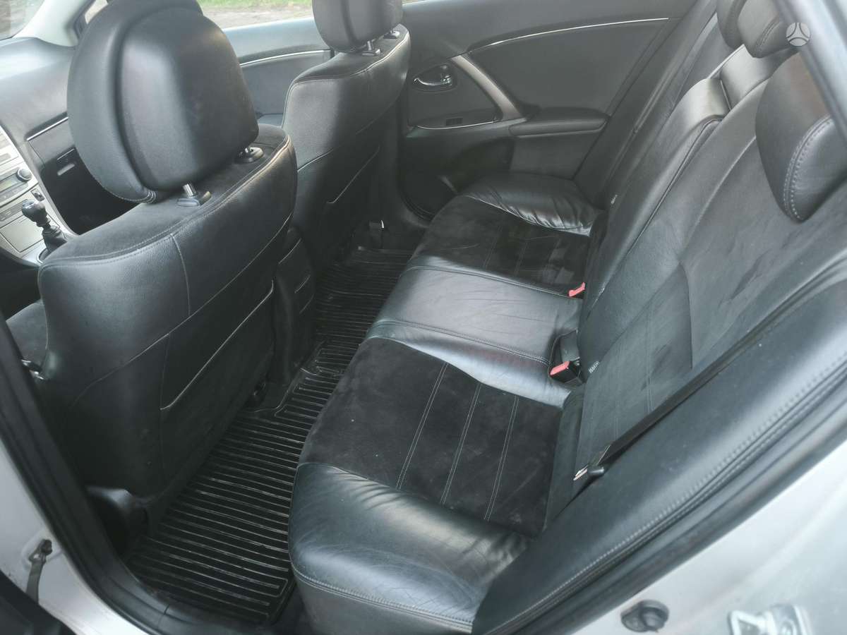 Toyota Avensis 2011 — photo 6