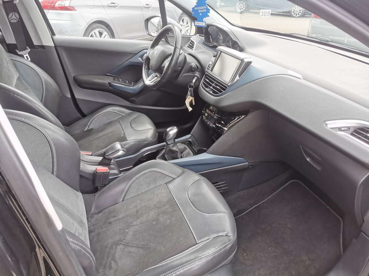 Peugeot 2008 2015 — photo 12