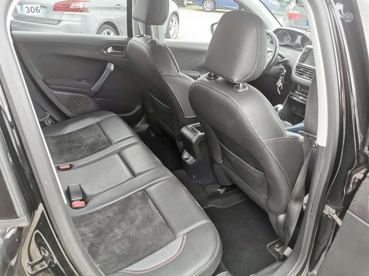 Peugeot 2008 2015 — photo 13