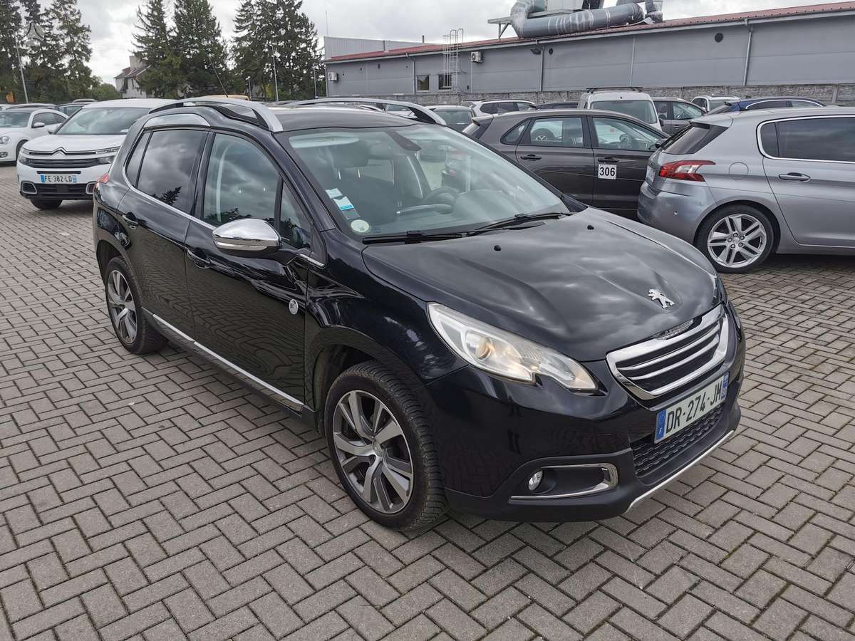 Peugeot 2008 2015 — interior