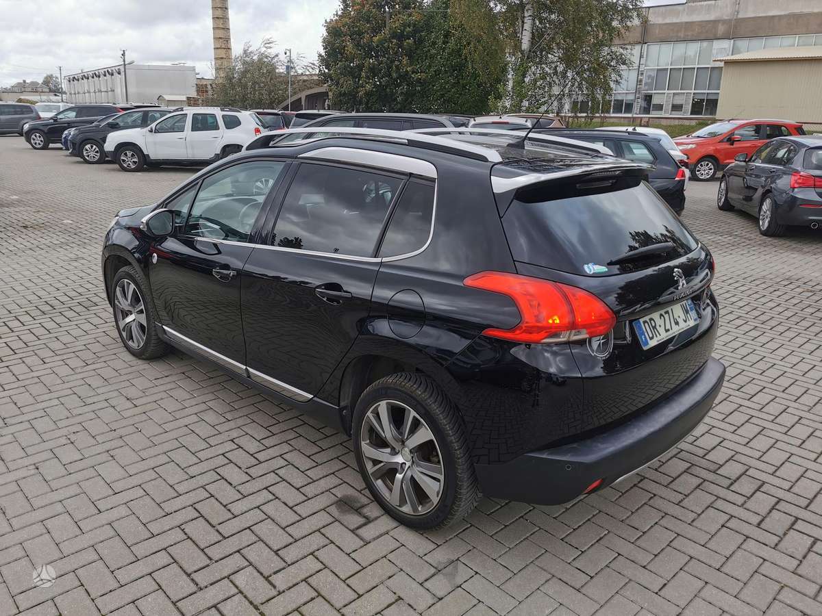 Peugeot 2008 2015 — engine 1560 cm³, 92 HP (68kW)
