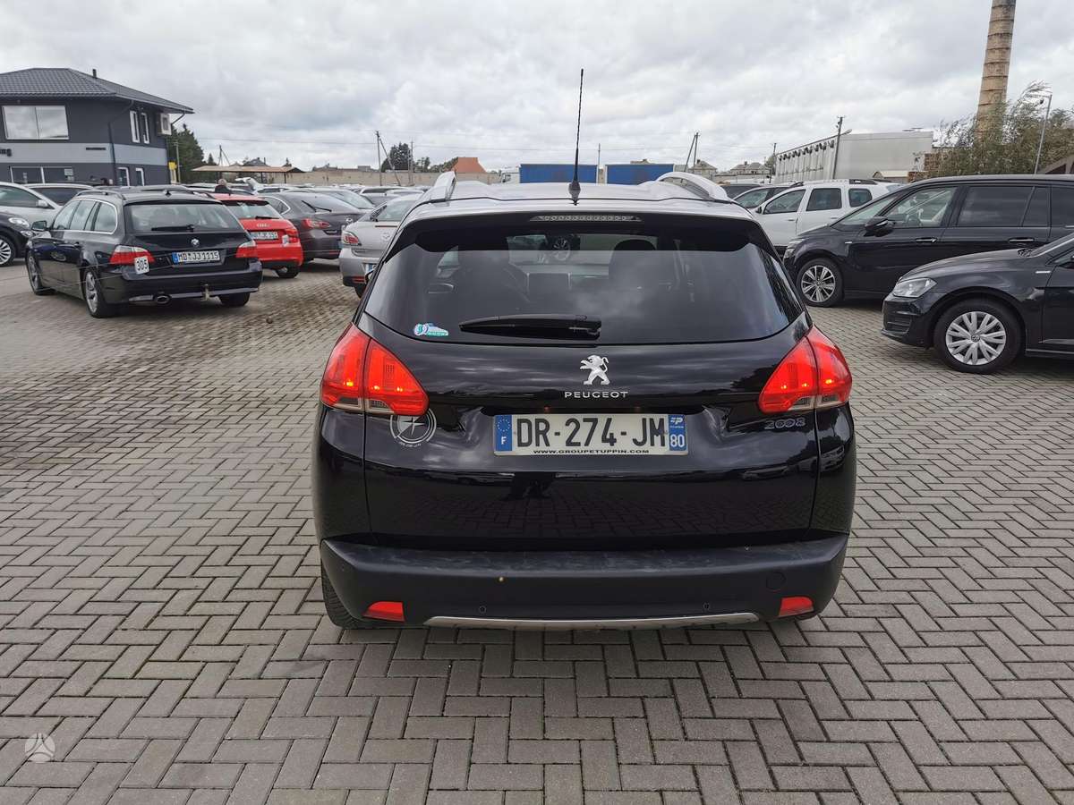Peugeot 2008 2015 — photo 9