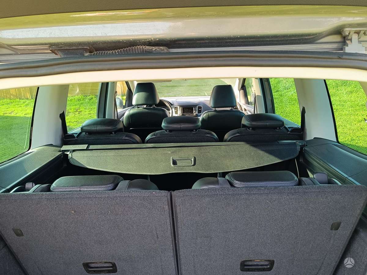 Volkswagen Sharan 2011 — photo 10