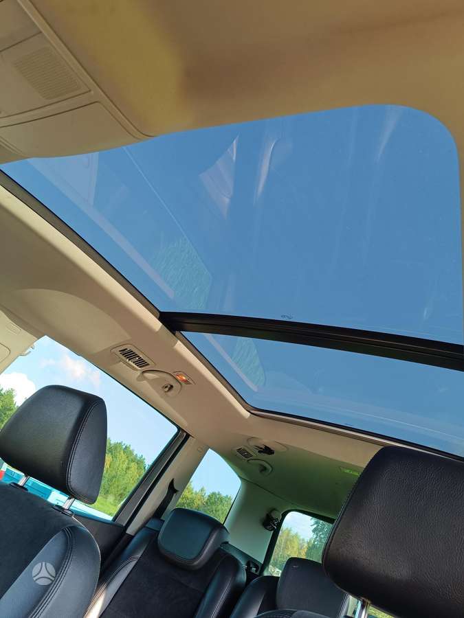 Volkswagen Sharan 2011 — photo 11