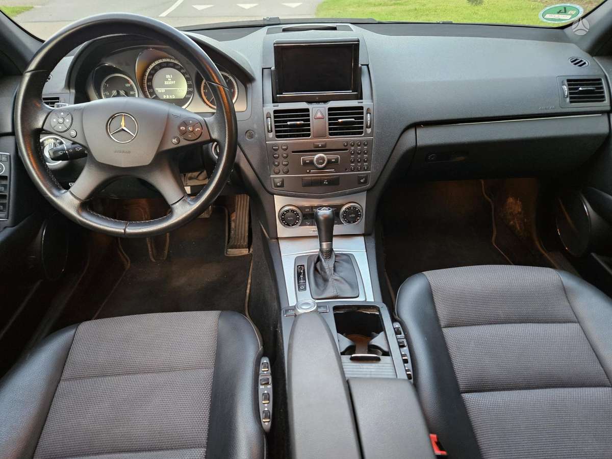 Mercedes-Benz C220 2011 — photo 14