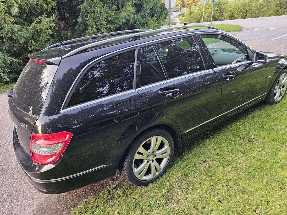 Mercedes-Benz C220 2011 — photo 8