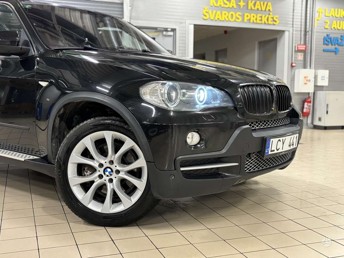 BMW X5 2008 — салон