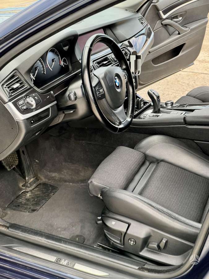 BMW 520 2013 — photo 11