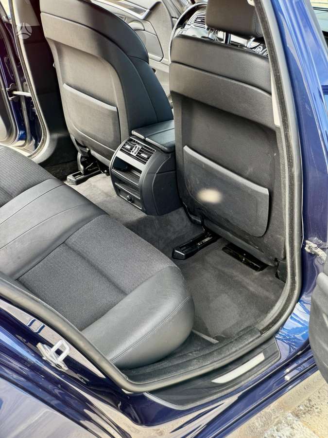 BMW 520 2013 — photo 16