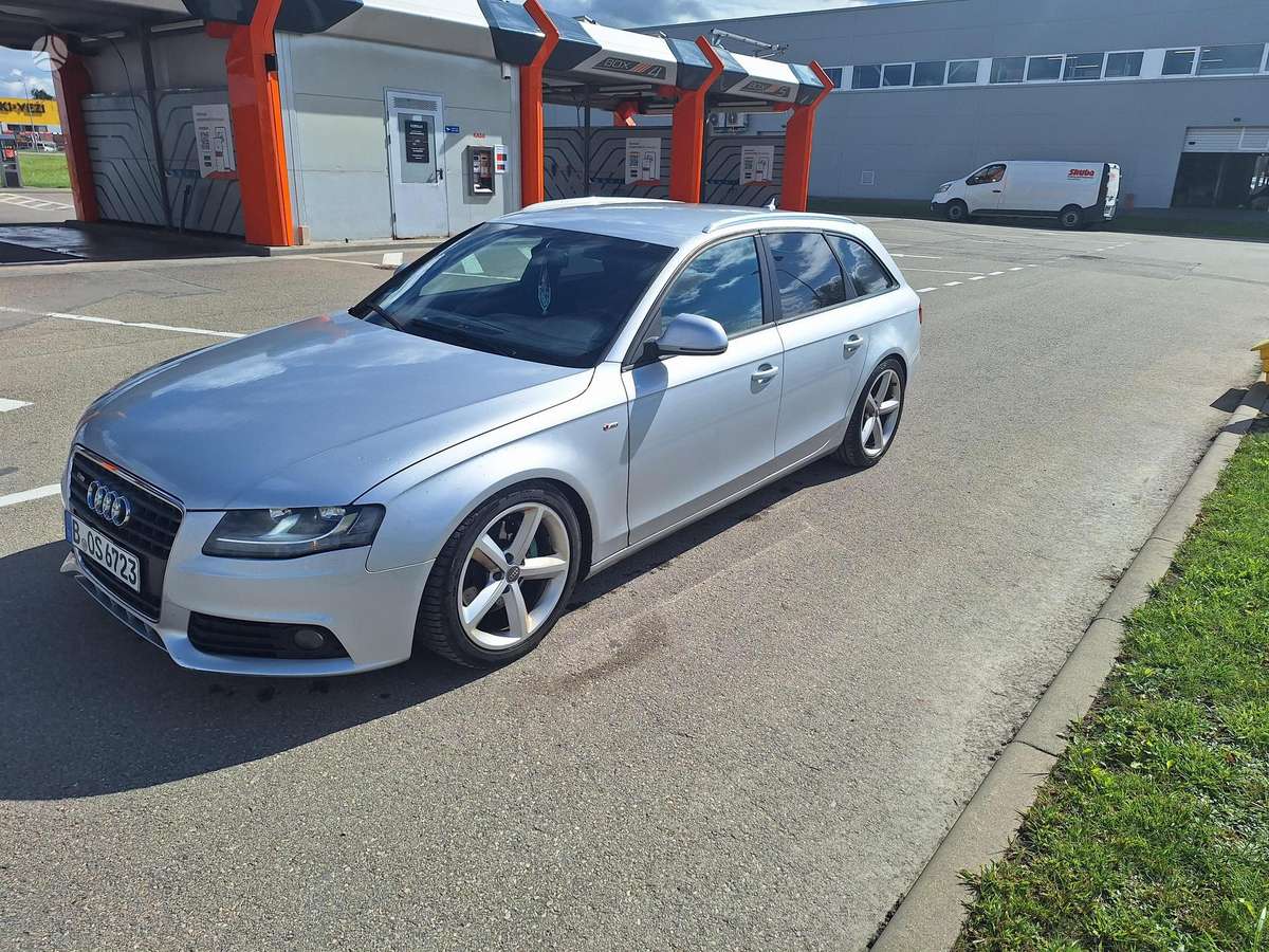 Audi A4 2009 — rear view