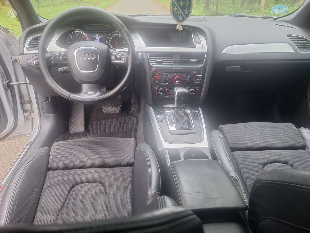 Audi A4 2009 — photo 7