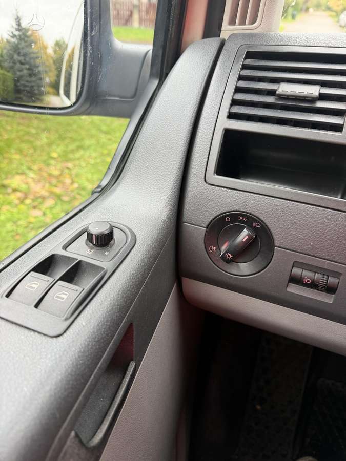 Volkswagen Transporter 2005 — photo 12