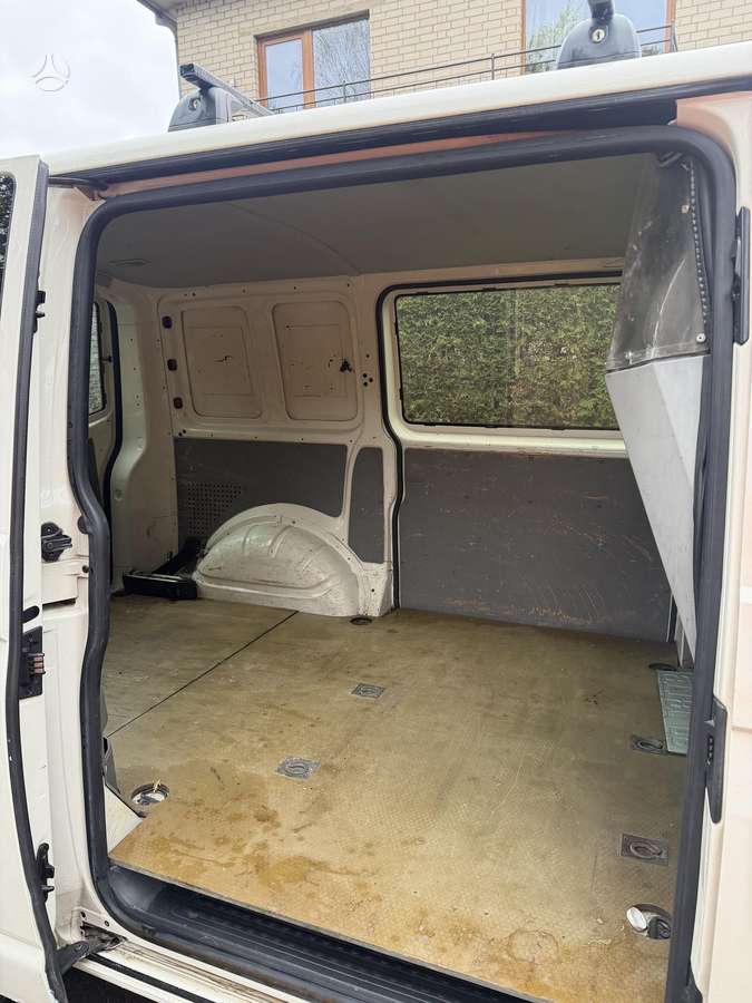Volkswagen Transporter 2005 — photo 20