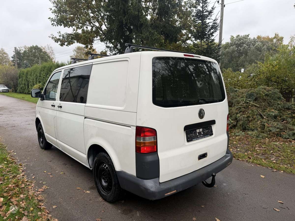 Volkswagen Transporter 2005 — interior