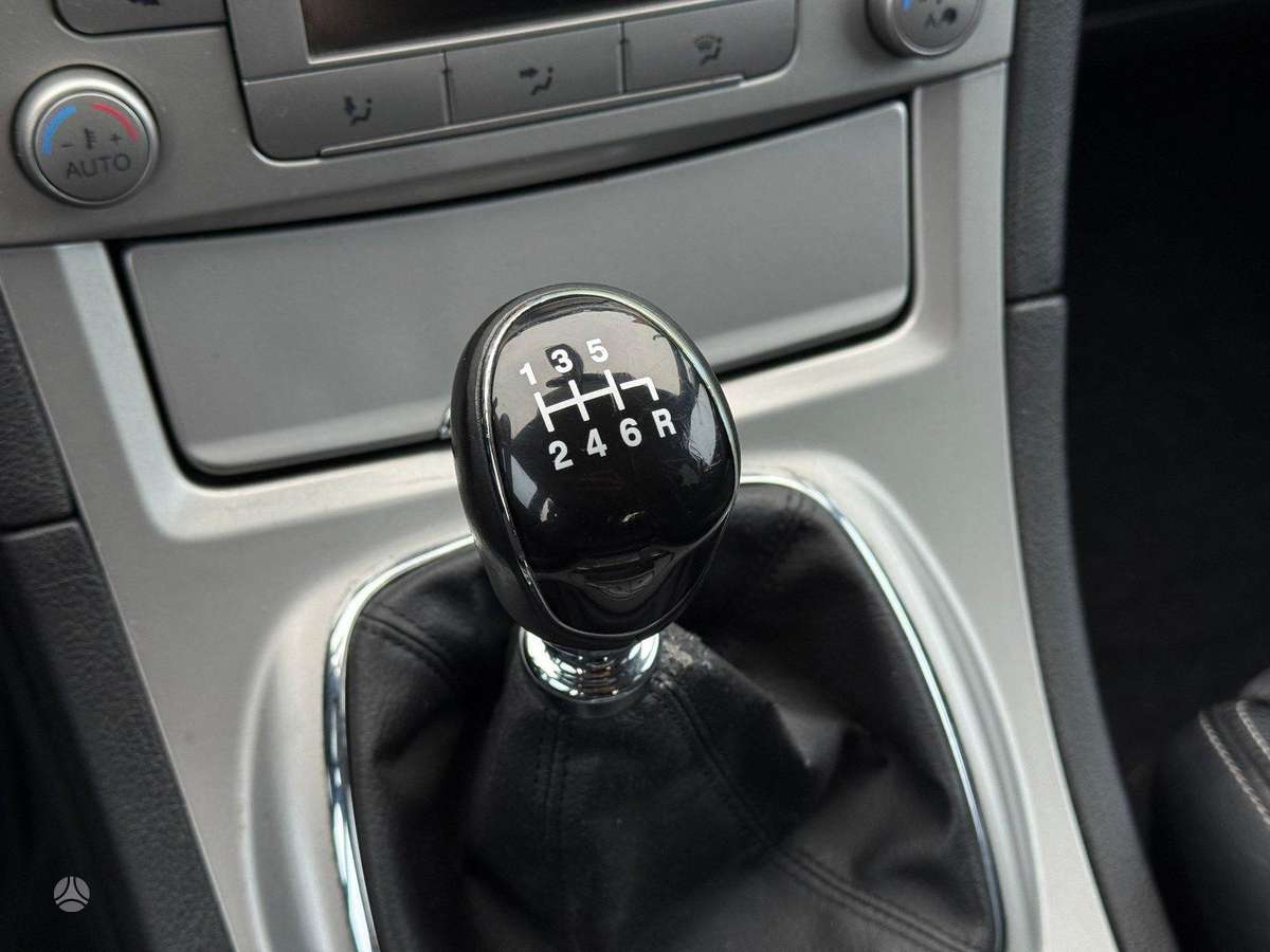 Ford S-MAX 2008 — photo 28