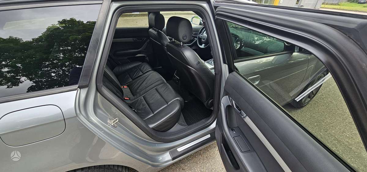 Audi A6 2009 — photo 21