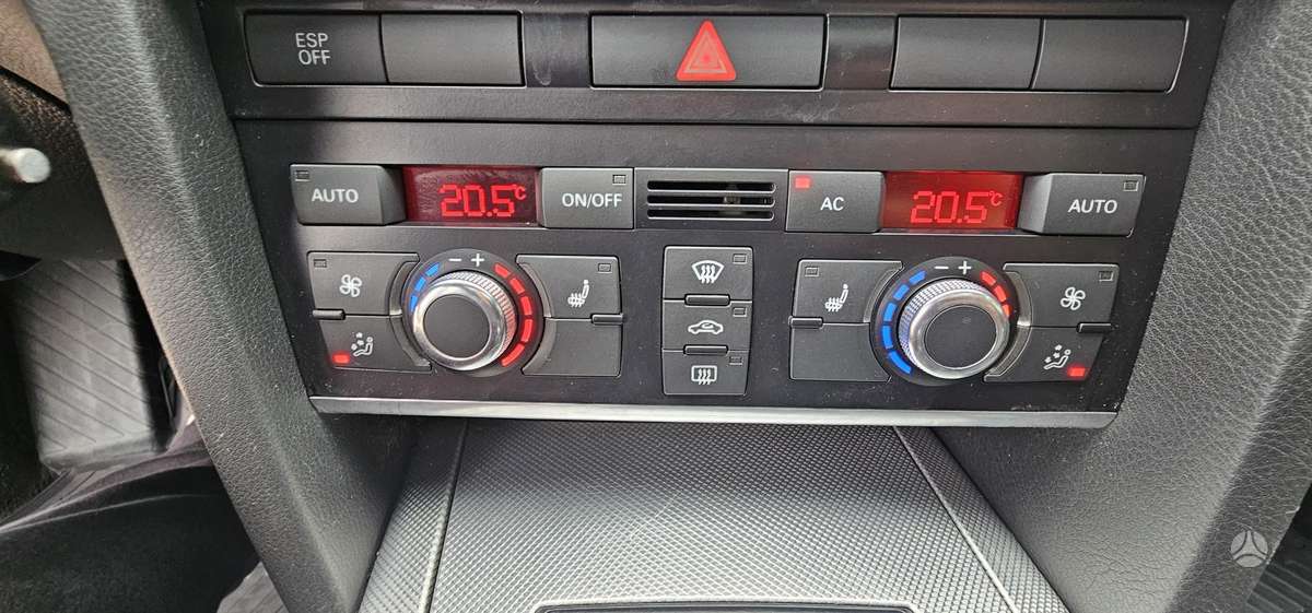 Audi A6 2009 — photo 31