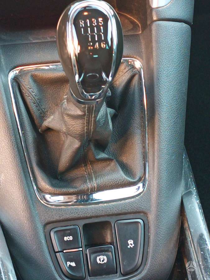 Opel Zafira 2015 — photo 10