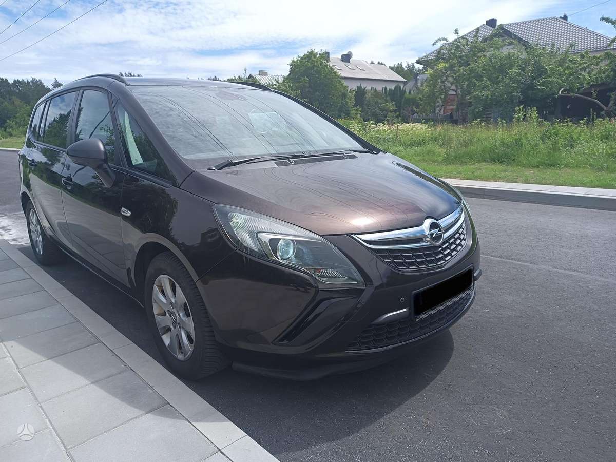 Opel Zafira 2015 — engine 1598 cm³, 136 HP (100kW)