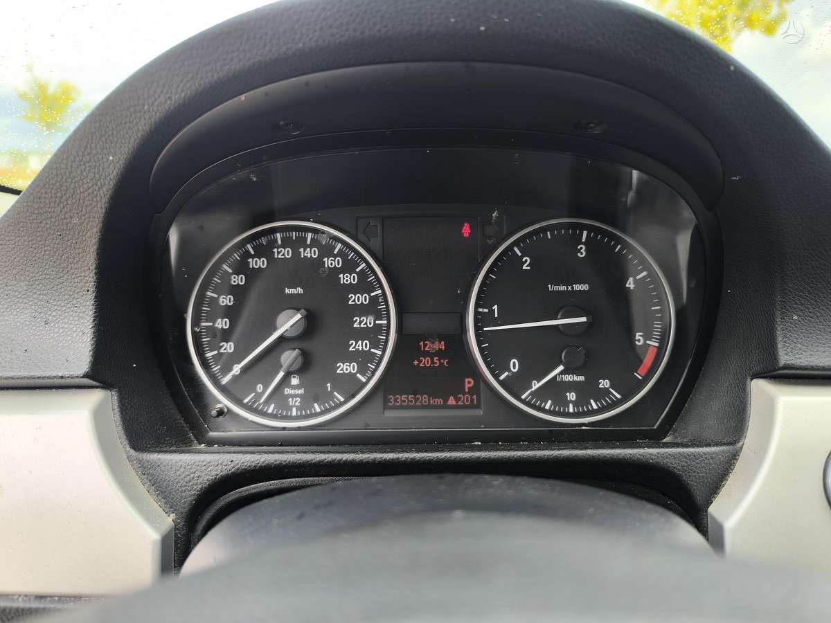 BMW 320 2009 — photo 15