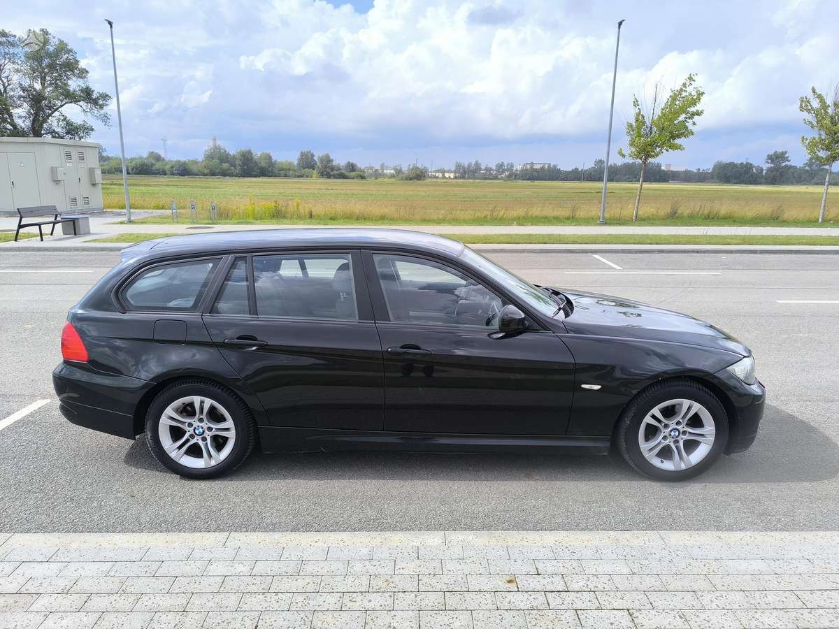 BMW 320 2009 — photo 6