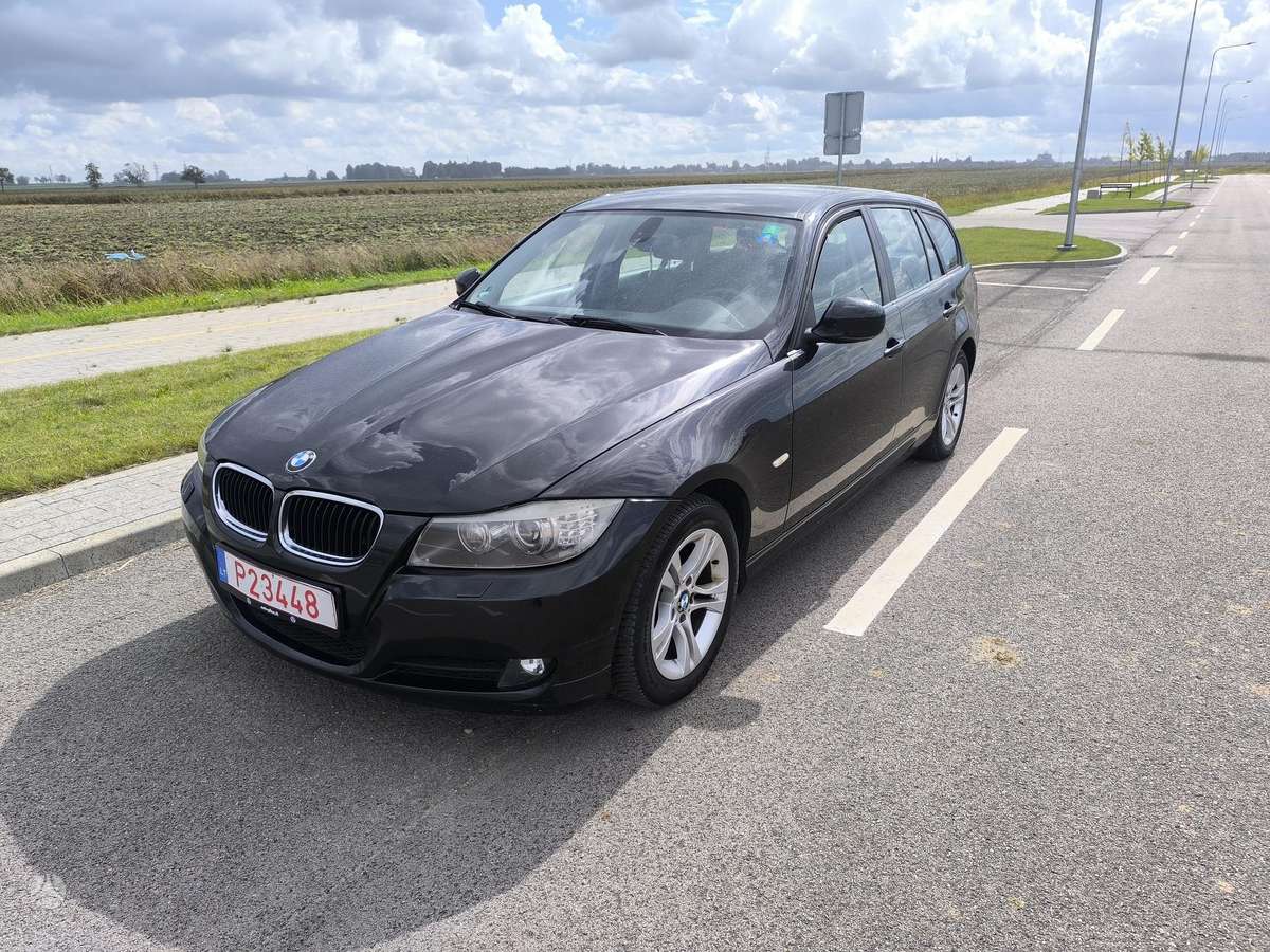 BMW 320 2009 — photo 9