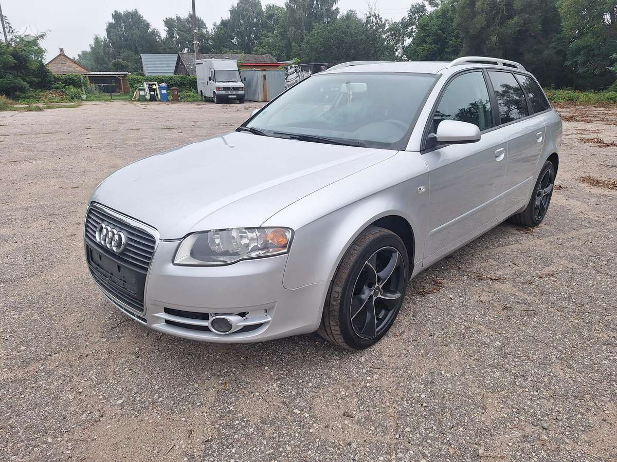 Audi A4 2005 — rear view