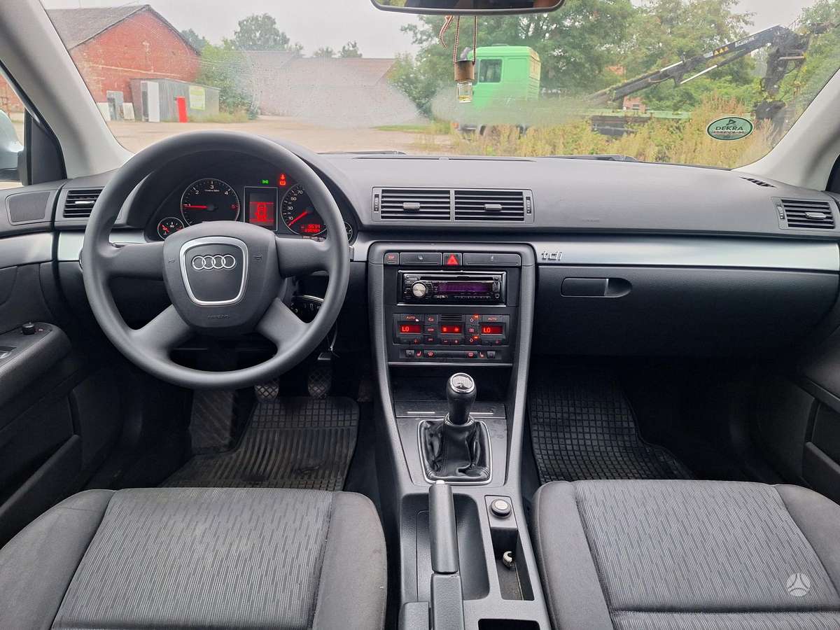 Audi A4 2005 — photo 8