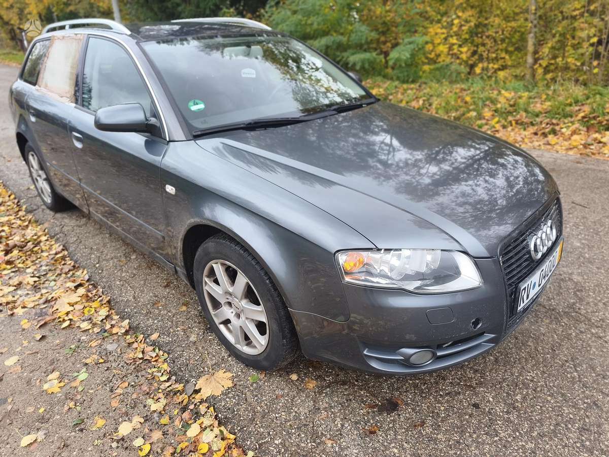 Audi A4 2007 — салон